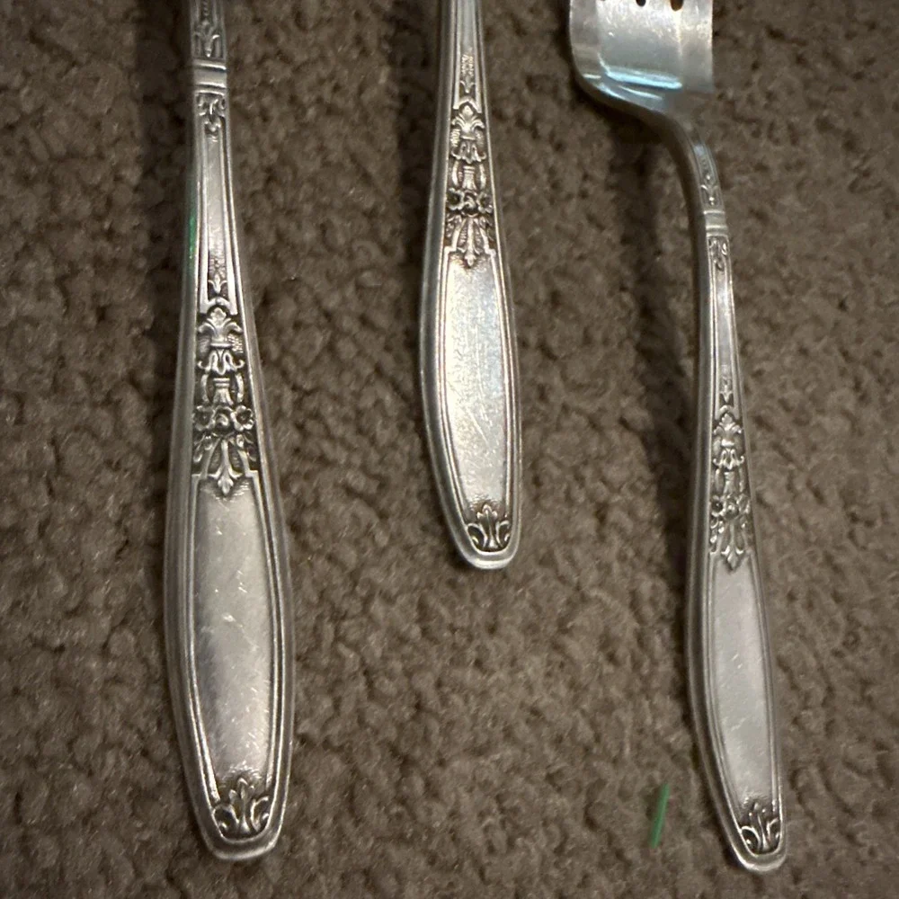 Vintage 1847 Rogers Bros Ambassador Dessert Forks  3